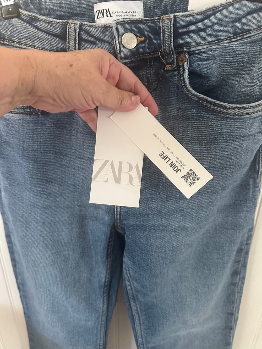 Zara Mid-Rise Raw Hem Blue Flare-Leg Jeans NEW sz 4 - Picture 8 of 13